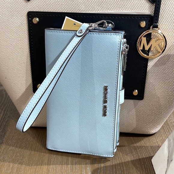 MICHAEL KORS LARGE DOUBLE ZIP WRISTLET WALLET PHONE CASE CLUTCH 
Vista Blue 
NWT - Picture 11 of 16
